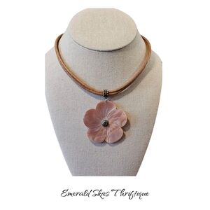 Carolyn Pollack/ Relios Sterling Leather Pink Mother of Pearl floral necklace